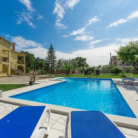 Lägenhet Adelia Kirmenjak